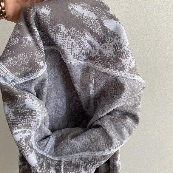 LULULEMON Wunder Under High-Rise Crop 23" *Full-On  Luxtreme Gray Size 4 - Picture 8 of 13